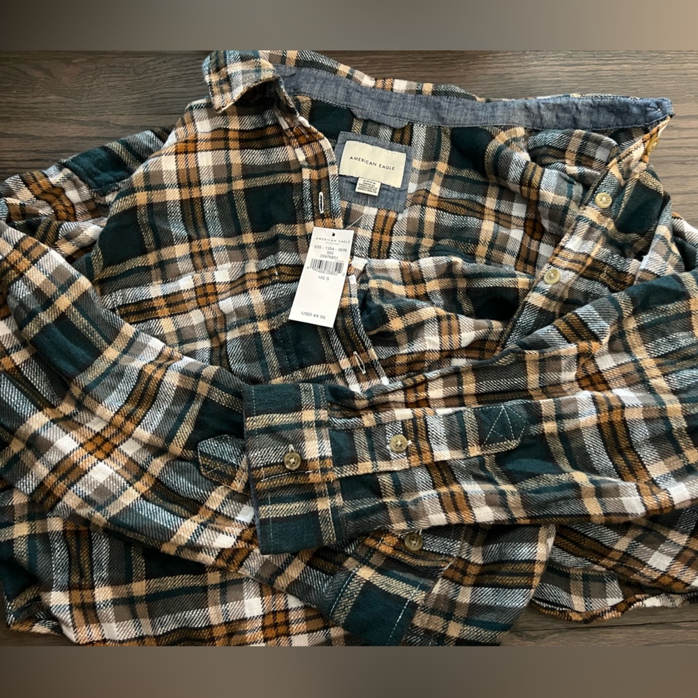 Brand new American eagle cropped flannel.